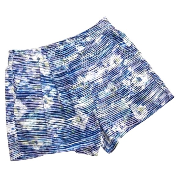 LULULEMON &go Keepsake Blurry Shorts in Belle Multi Blue - Picture 2 of 9